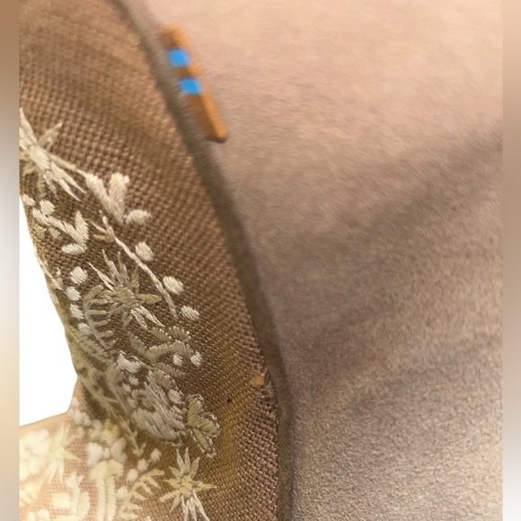 Toms Evie Floral Embroidered Suede Canvas Block Heel Boot Taupe Women's Size 7.5 - Picture 11 of 13
